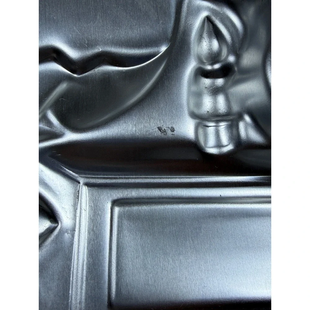 Wilton vintage aluminum